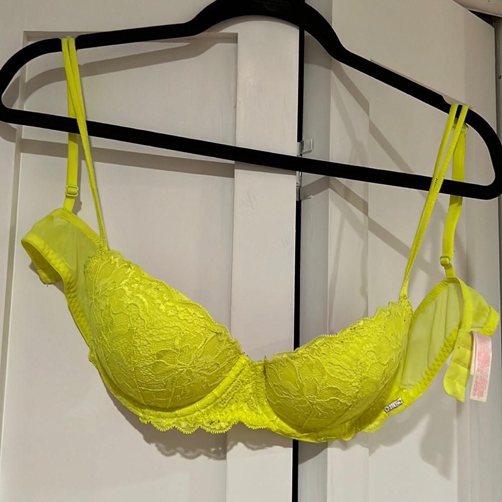 36B PINK Victoria’s Secret date push-up bra